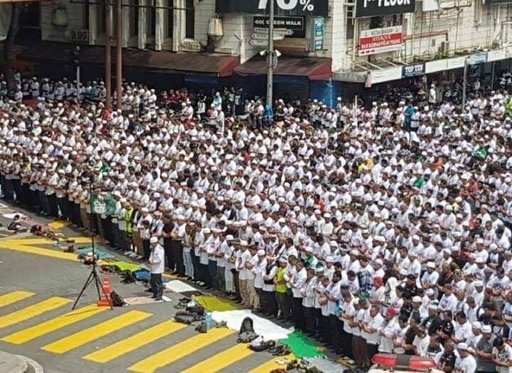 antiicerd-rally-prayers-1879771